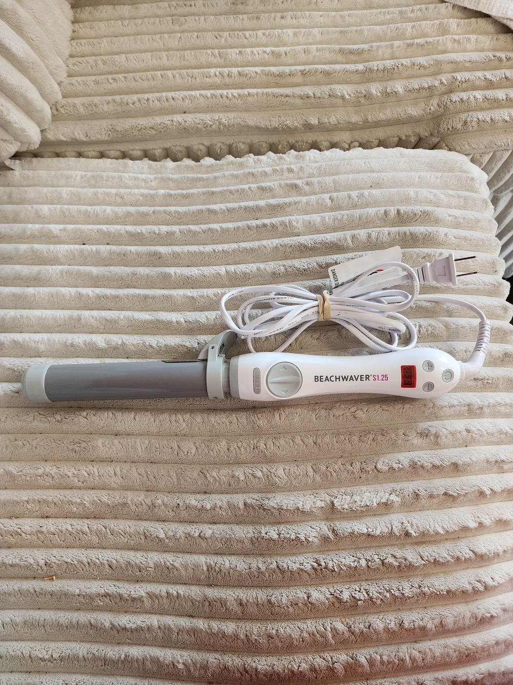 The Beachwaver Co. White and Gray Curling Iron